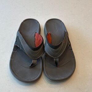 Simms Gray and Orange Flip-Flops with Cushioned Sole see measurements 11-12?